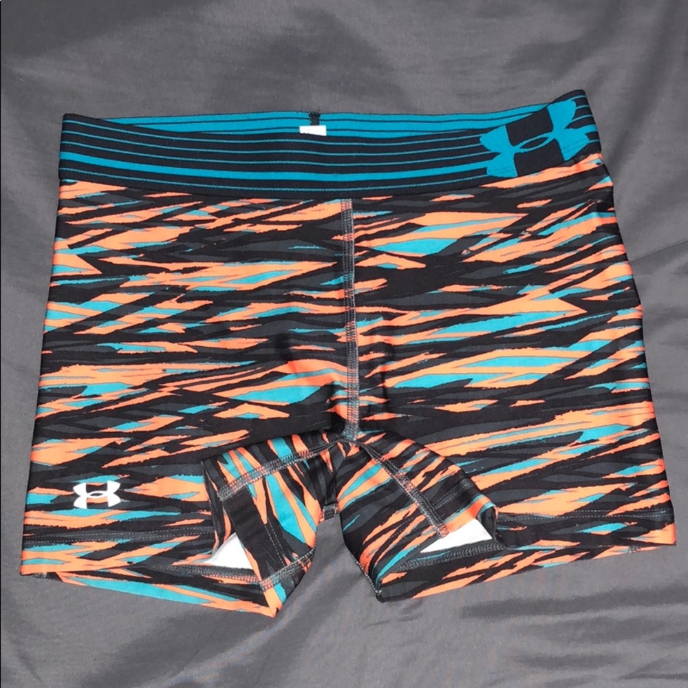 Under Armour women’s heat gear compression shorts